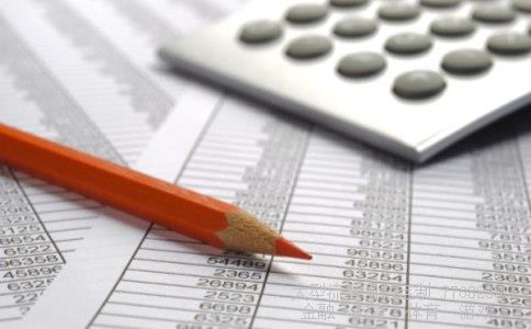 （刚办了中行信用卡已经扣了800年费怎么办）中行卡被扣了800年费能退吗相关图